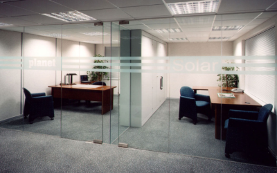 A Complete Guide to Choosing the Right Glass Walls for Your Home or Office